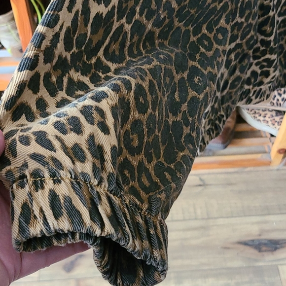 Cute cheetah jacket - Picture 3 of 5
